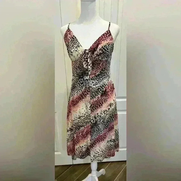Leopard print midi dress with tie waist, button closure size small - Picture 1 of 9